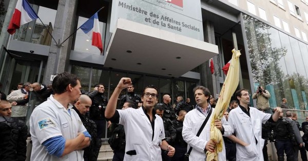 Suicides parmi les internes hospitaliers : un collectif dont la philosophe Cynthia Fleury lance une alerte publique
